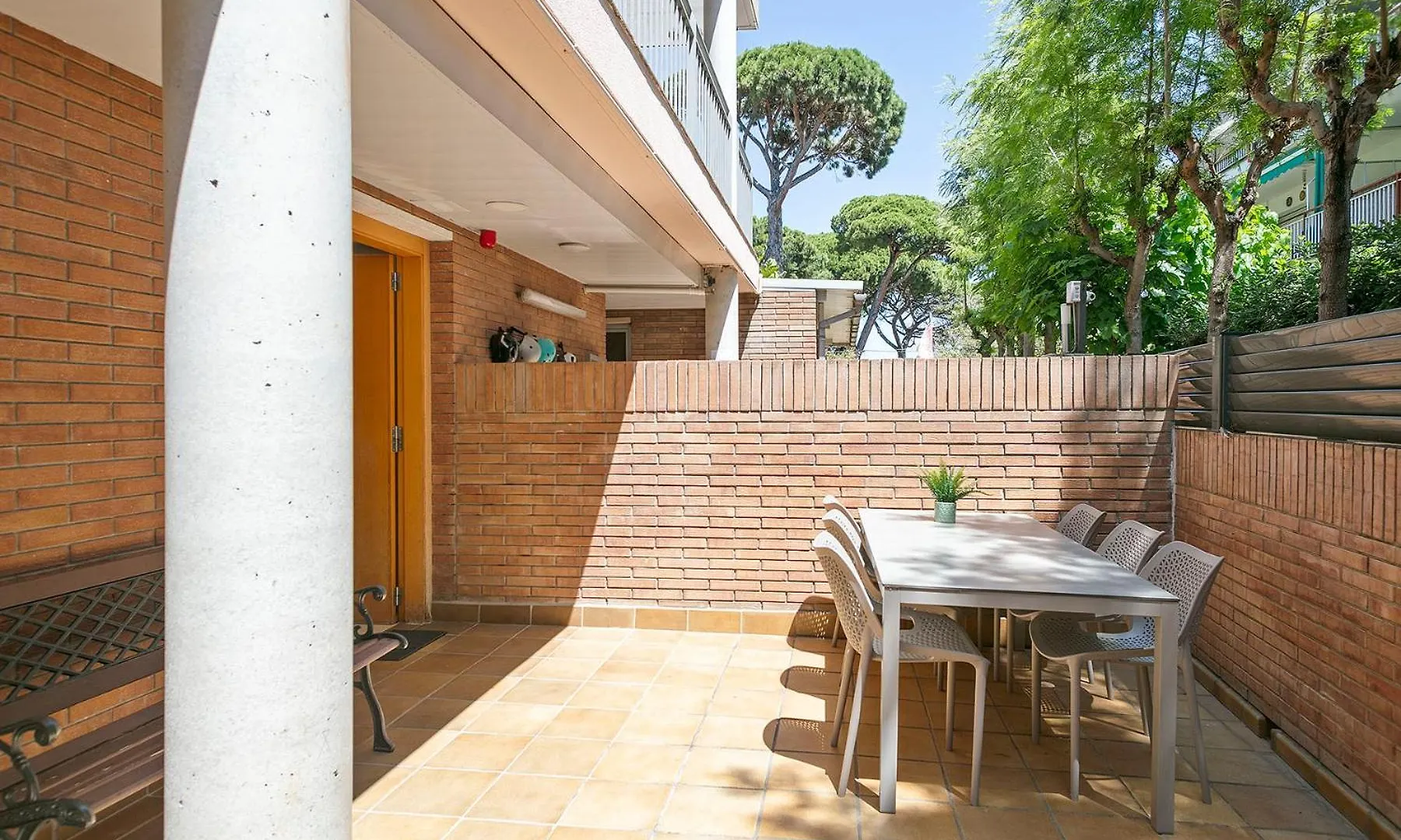 Apartamentos Velor 0*, Castelldefels